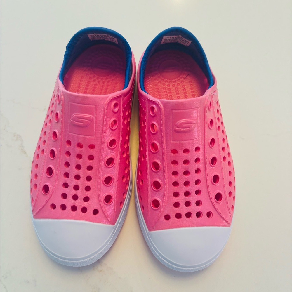 11T Girls Skechers Water Shoes